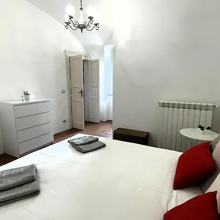 Il Mandorlo Apartment *
