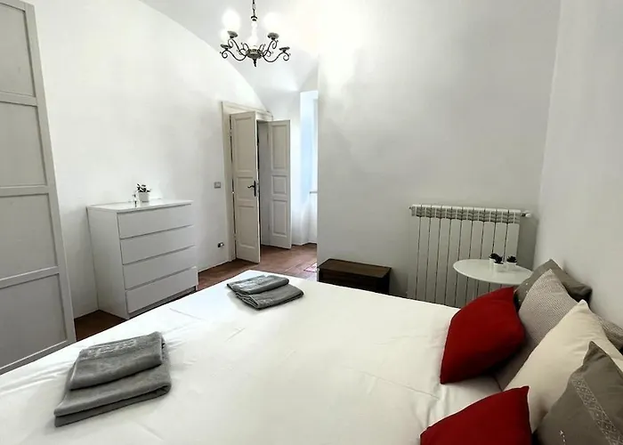 Il Mandorlo Apartment *